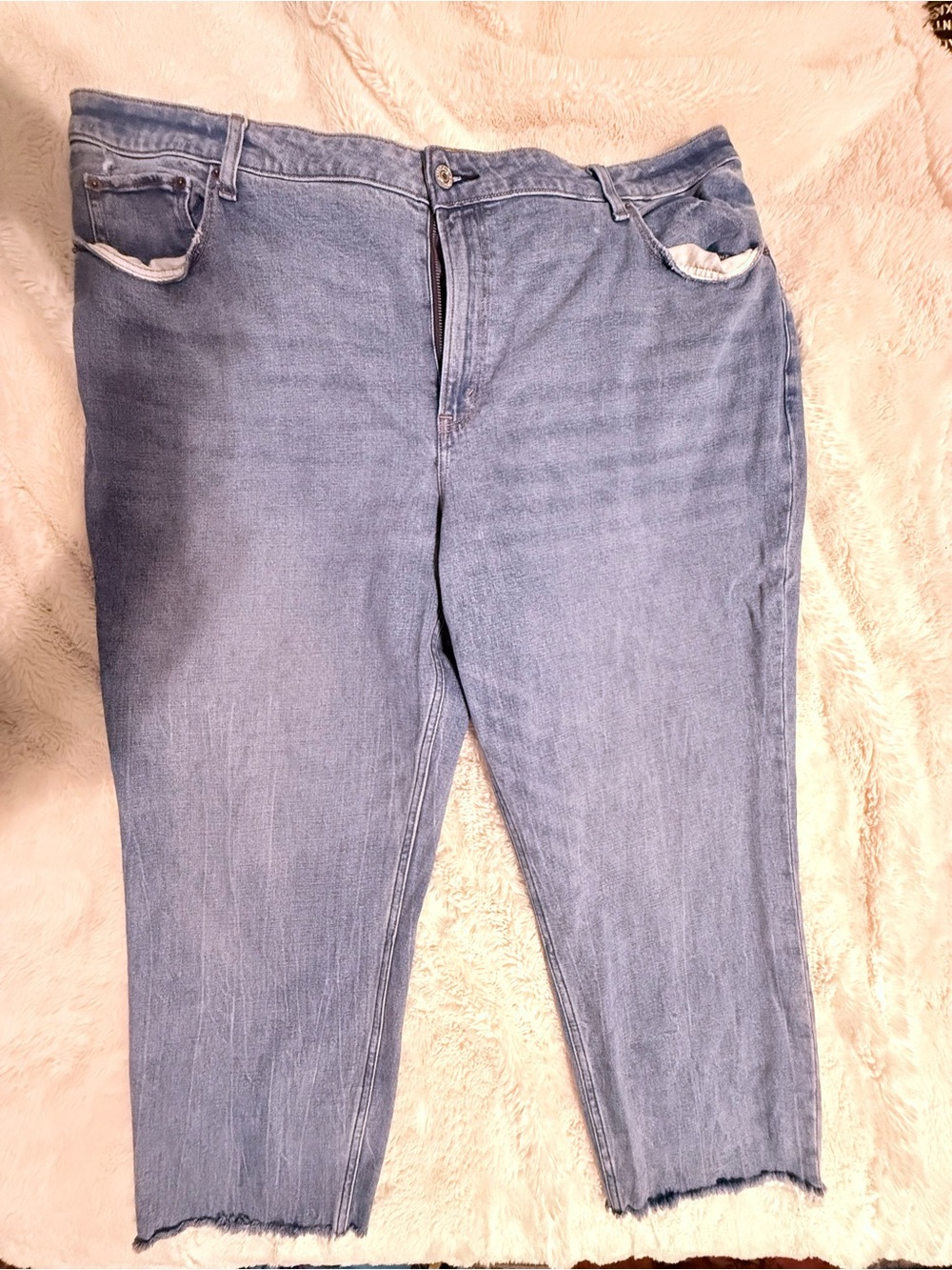 Abercrombie & Fitch Curve Love High Rise Mom Jean // Sz 35 Waist